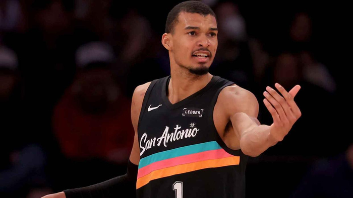 世界杯官方入口下载-11战全胜！马刺创NBA神迹，文班亚马单月数据堪称恐怖|西部|最佳新秀|圣安东尼奥马刺队|俄克拉荷马雷霆队|底特律活塞队_新浪体育_新浪新闻