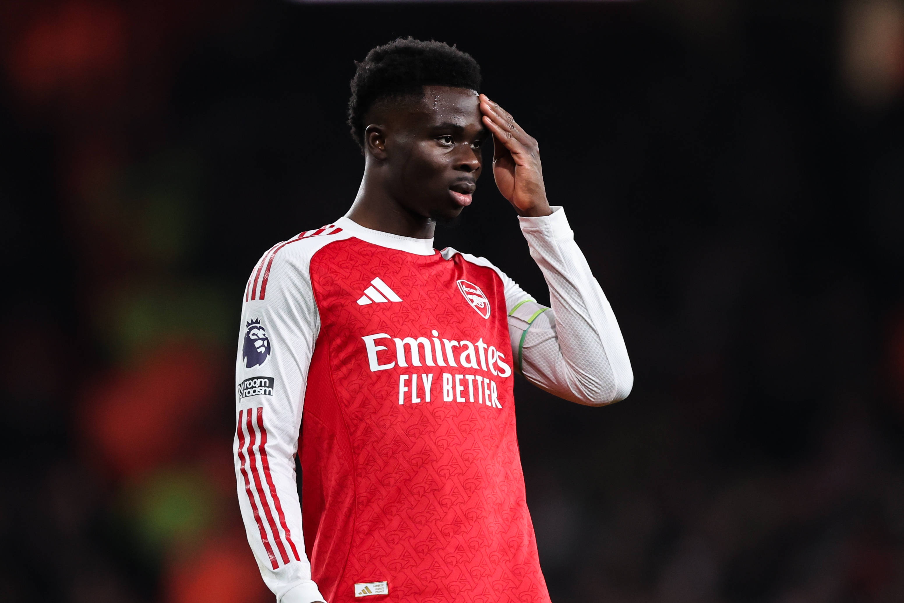 世界杯官方入口下载-周薪超30万镑！24岁萨卡表现糟糕早早被换，枪手刚顶薪续约至2031