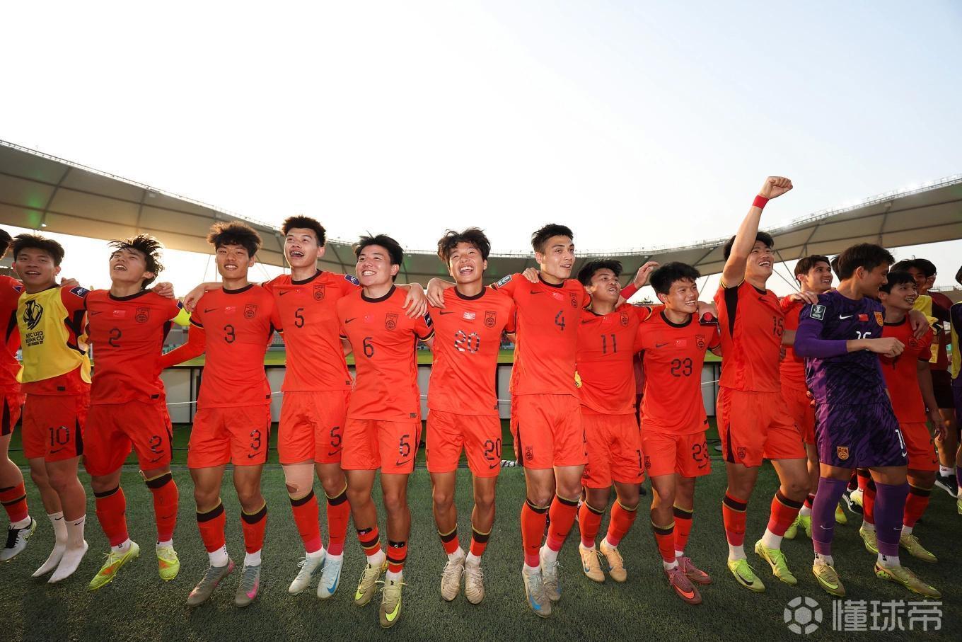 世界杯官方入口下载-苏东：今晚U23国足不要打对攻，要贯彻大脚加身体&amp;amp;二点加定位